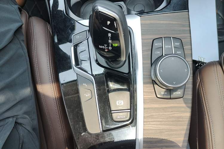 Used BMW X3 2019 xDrive28i Luxury Package Gear Lever
