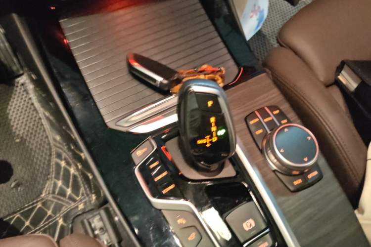 Used BMW X3 2019 xDrive28i Luxury Package Gear Lever