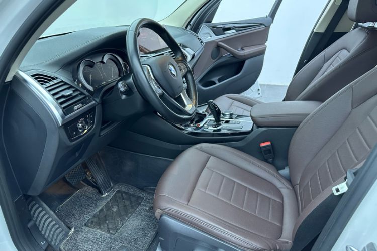 Used BMW X3 2019 xDrive25i Luxury Package Interior 10