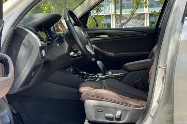 Used BMW X3 2019 xDrive28i Luxury Package Interior 4