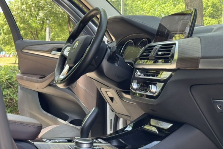 Used BMW X3 2019 xDrive28i Luxury Package Interior 7