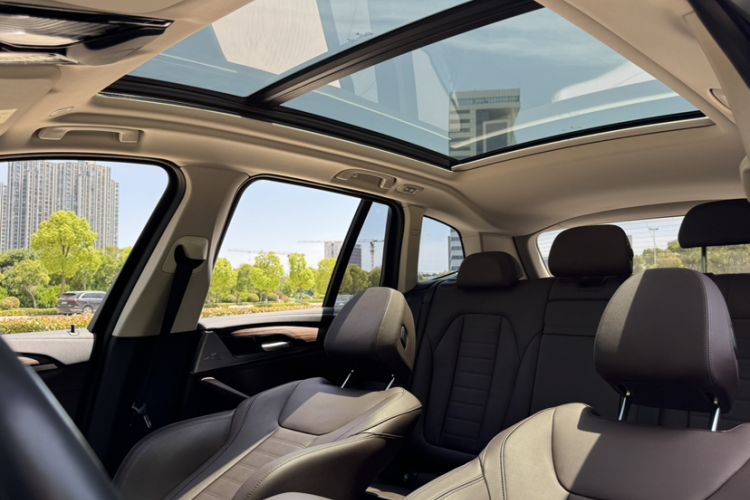 Used BMW X3 2019 xDrive28i Luxury Package Interior 9