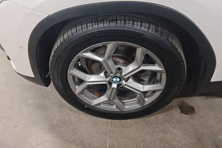 Used BMW X3 2019 xDrive28i Luxury Package Left Front Wheel Hub