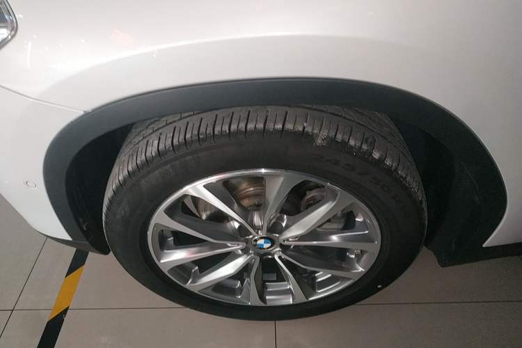 Used BMW X3 2019 xDrive25i Luxury Package Left Front Wheel Hub