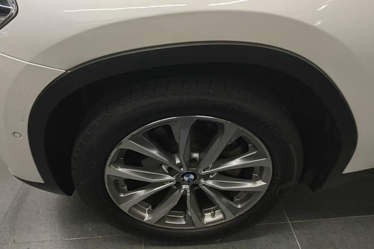 Used BMW X3 2019 xDrive25i Luxury Package Left Front Wheel Hub