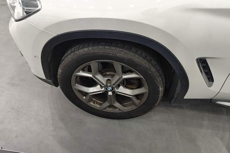 Used BMW X3 2019 xDrive28i Luxury Package Left Front Wheel Hub
