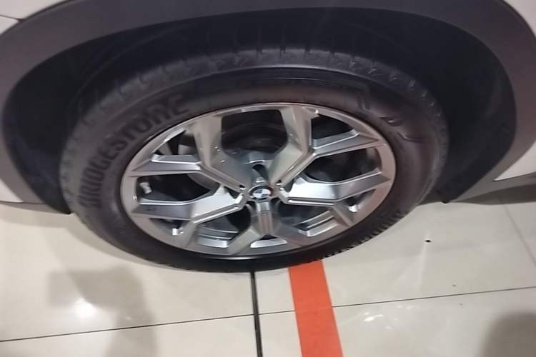 Used BMW X3 2019 xDrive28i Luxury Package Left Front Wheel Hub