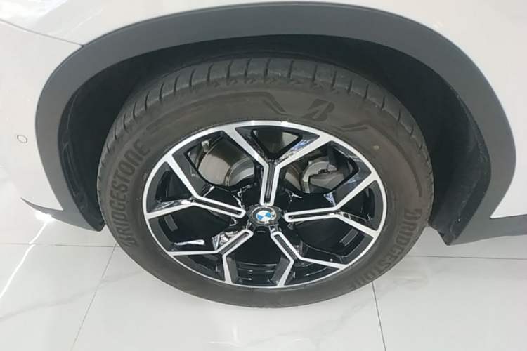 Used BMW X3 2019 xDrive28i Luxury Package Left Front Wheel Hub