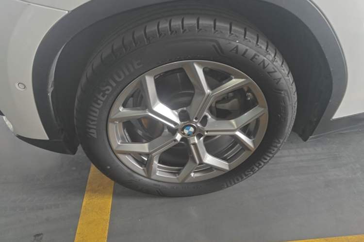 Used BMW X3 2019 xDrive28i Luxury Package Left Front Wheel Hub