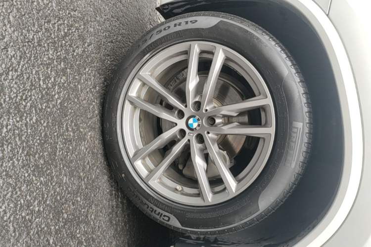 Used BMW X3 2019 xDrive28i M Sport Package Left Front Wheel Hub