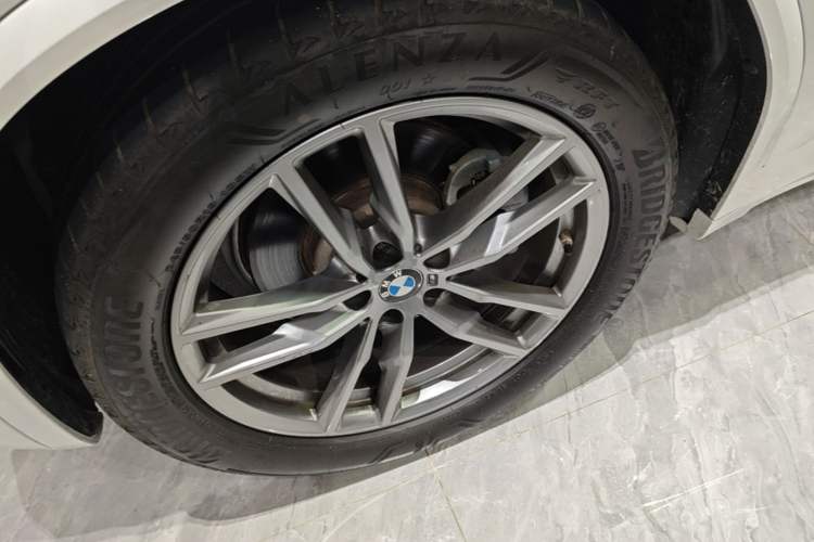 Used BMW X3 2019 xDrive28i M Sport Package Left Front Wheel Hub