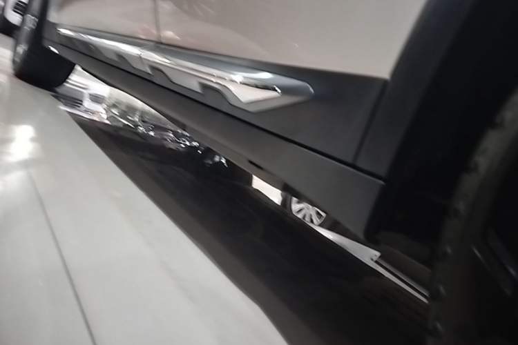 Used BMW X3 2019 xDrive28i Luxury Package Left Side Sill