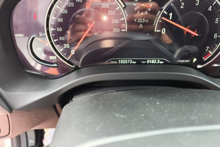 Used BMW X3 2019 xDrive28i Luxury Package Odometer Close Up