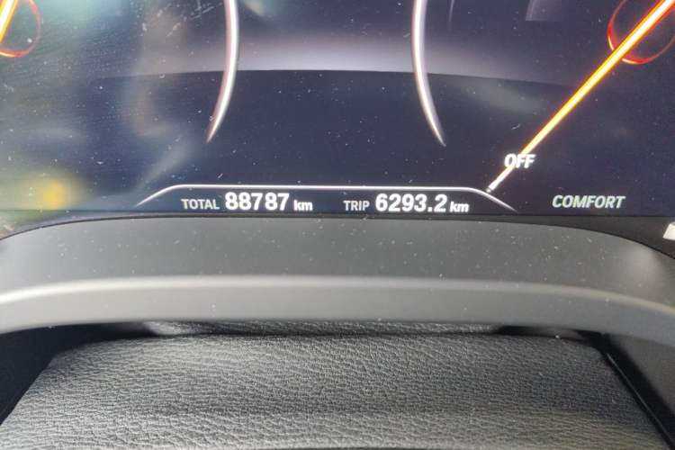 Used BMW X3 2019 xDrive28i Luxury Package Odometer Close Up