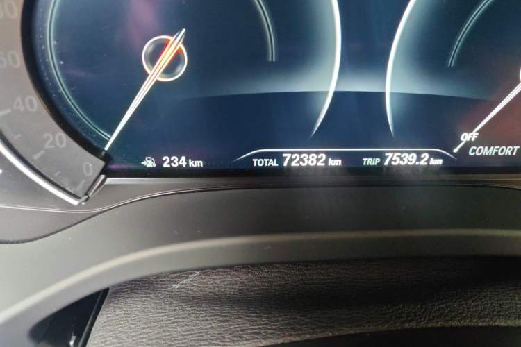 Used BMW X3 2019 xDrive25i Luxury Package Odometer Close Up