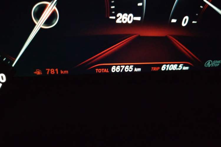 Used BMW X3 2019 xDrive25i M Sport Package Odometer Close Up