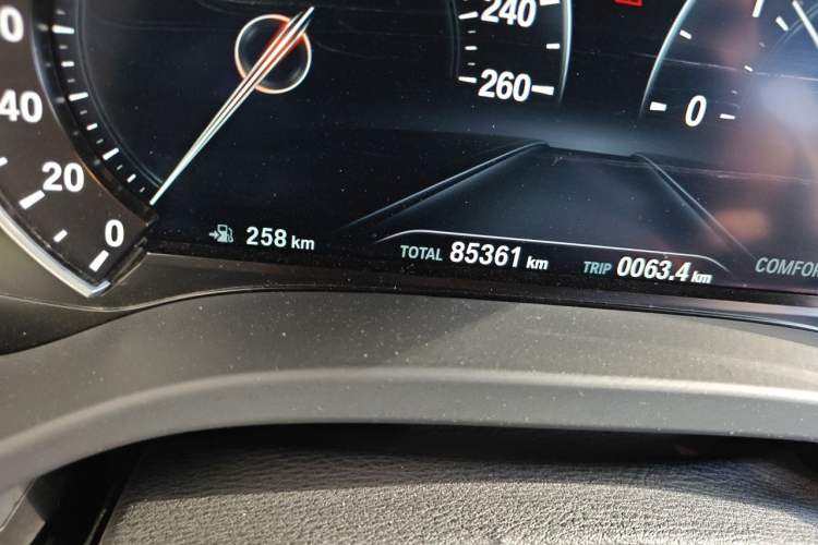 Used BMW X3 2019 xDrive25i Luxury Package Odometer Close Up
