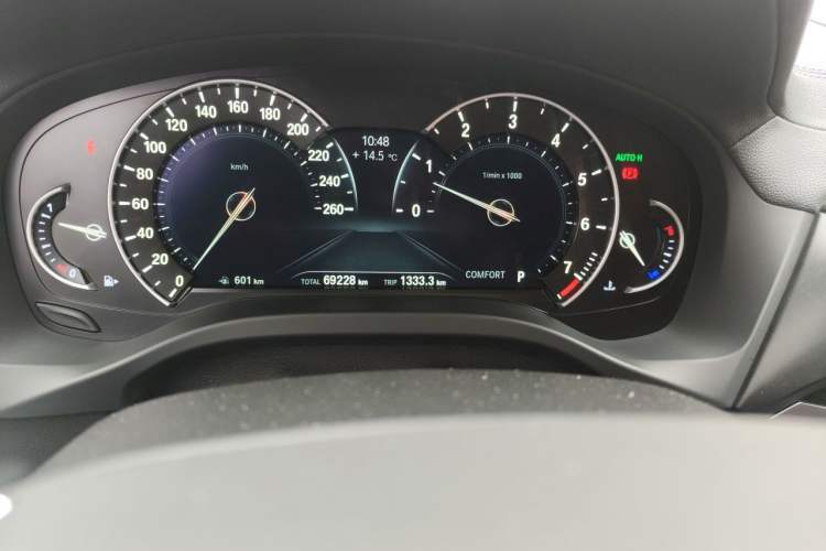 Used BMW X3 2019 xDrive25i Luxury Package Odometer Close Up