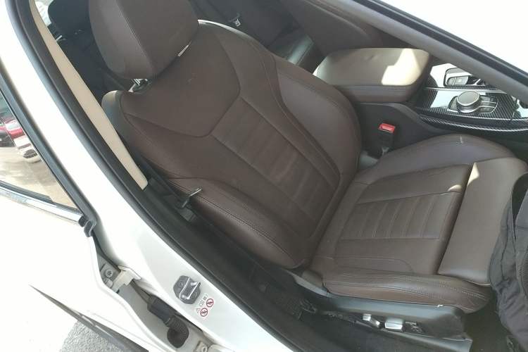 Used BMW X3 2019 xDrive30i Leading Model M Sport Package Right Front Seat