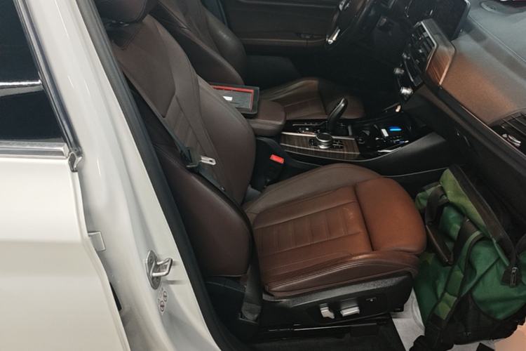 Used BMW X3 2019 xDrive28i Luxury Package Right Front Seat