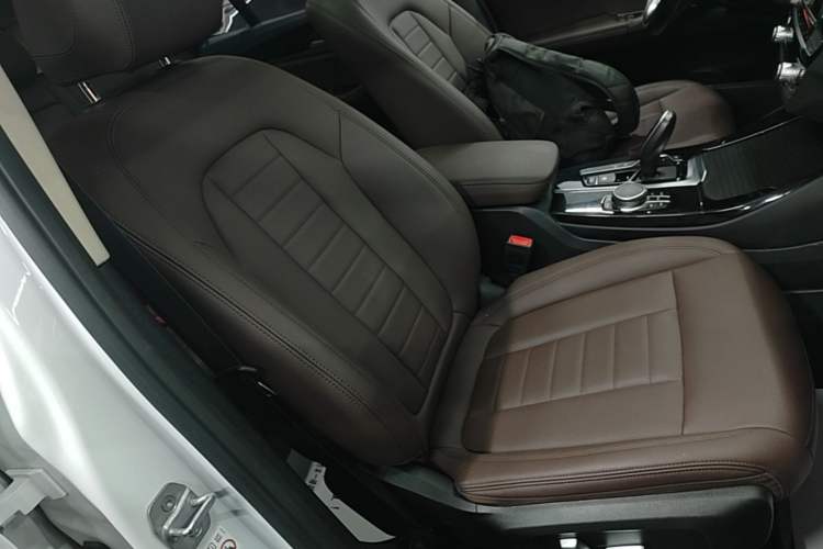 Used BMW X3 2019 xDrive25i Luxury Package Right Front Seat