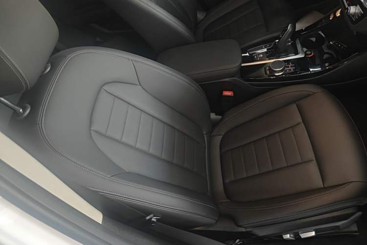 Used BMW X3 2019 xDrive25i M Sport Package Right Front Seat