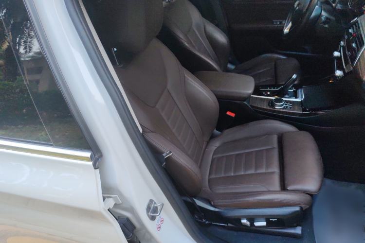 Used BMW X3 2019 xDrive28i Luxury Package Right Front Seat