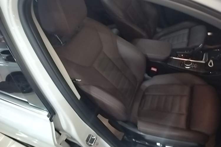 Used BMW X3 2019 xDrive28i Luxury Package Right Front Seat