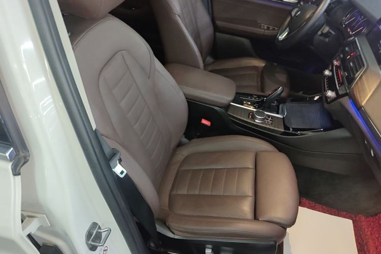 Used BMW X3 2019 xDrive25i Luxury Package Right Front Seat