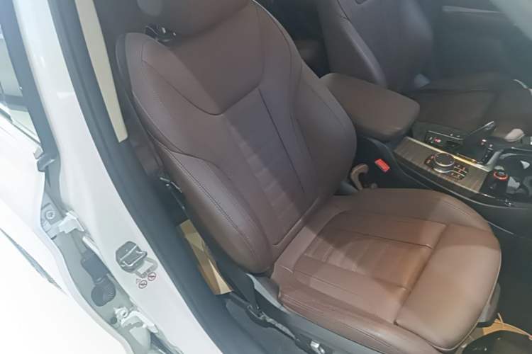 Used BMW X3 2019 xDrive28i Luxury Package Right Front Seat