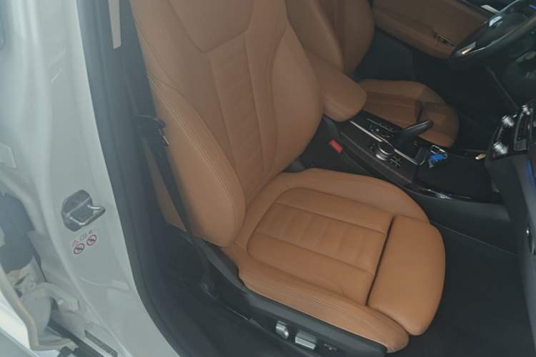 Used BMW X3 2019 xDrive28i Luxury Package Right Front Seat
