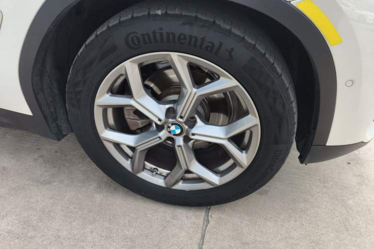 Used BMW X3 2019 xDrive28i Luxury Package Right Front Wheel Hub