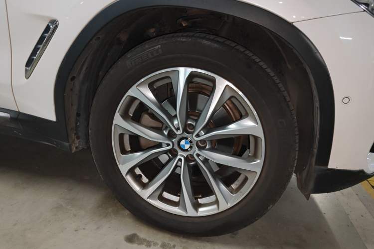Used BMW X3 2019 xDrive25i Luxury Package Right Front Wheel Hub