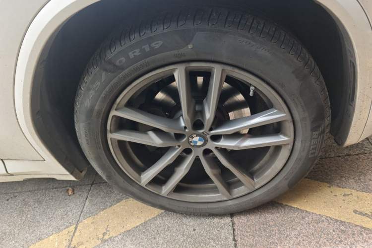 Used BMW X3 2019 xDrive28i M Sport Package Right Front Wheel Hub