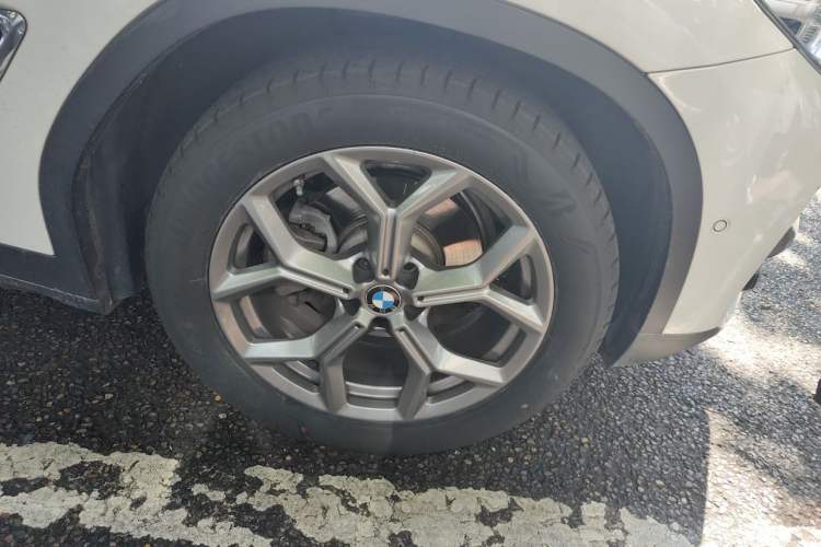 Used BMW X3 2019 xDrive28i Luxury Package Right Front Wheel Hub