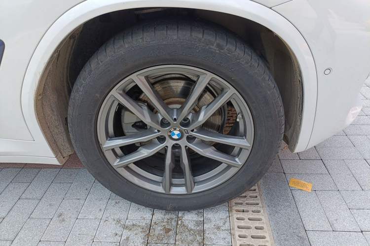 Used BMW X3 2019 xDrive25i M Sport Package Right Front Wheel Hub
