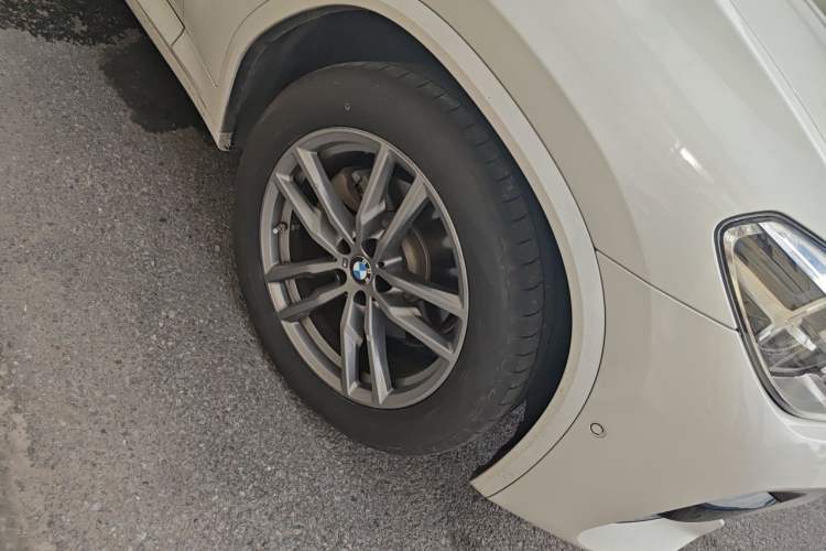 Used BMW X3 2019 xDrive25i M Sport Package Right Front Wheel Hub