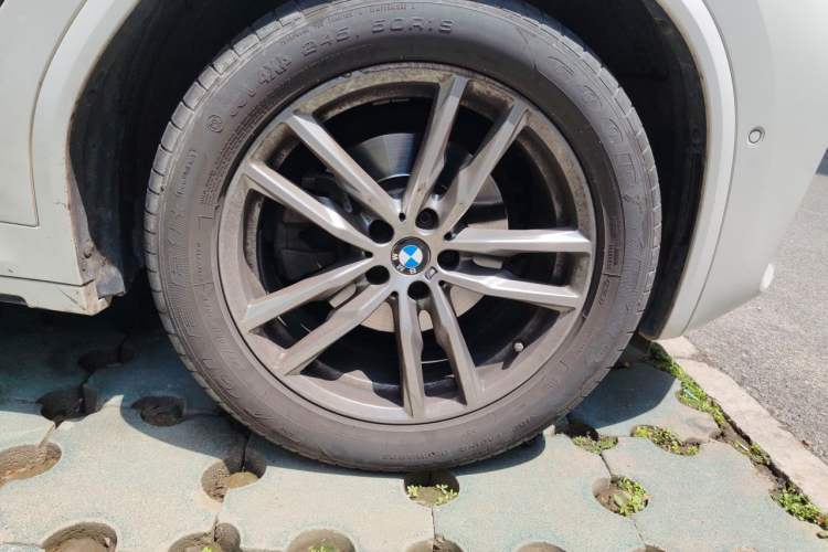 Used BMW X3 2019 xDrive28i M Sport Package Right Front Wheel Hub