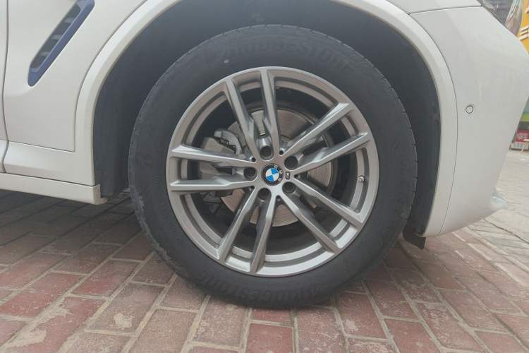 Used BMW X3 2019 xDrive25i M Sport Package Right Front Wheel Hub
