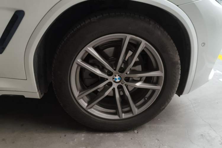 Used BMW X3 2019 xDrive28i M Sport Package Right Front Wheel Hub