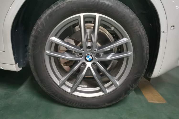 Used BMW X3 2019 xDrive28i M Sport Package Right Front Wheel Hub