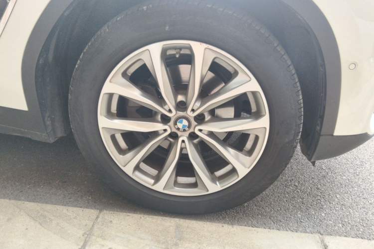 Used BMW X3 2019 xDrive25i M Sport Package Right Front Wheel Hub