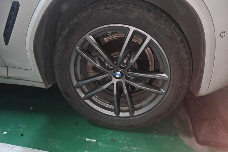 Used BMW X3 2019 xDrive25i M Sport Package Right Front Wheel Hub