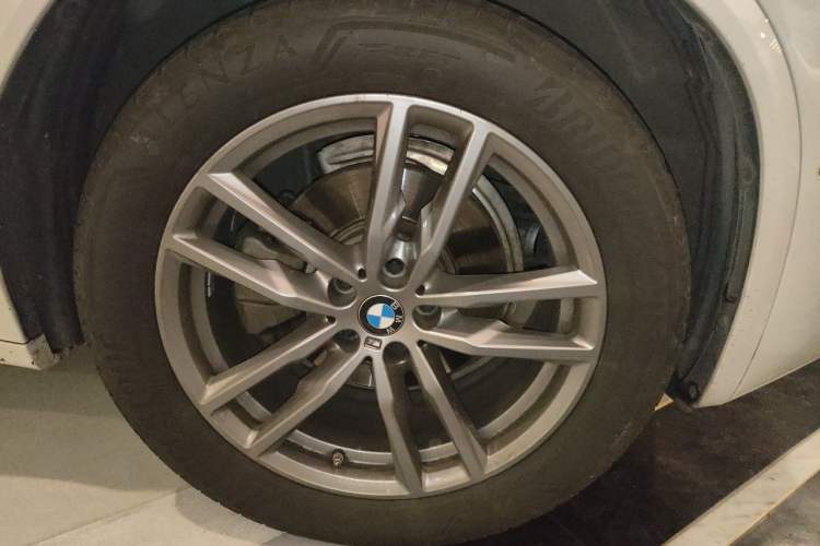 Used BMW X3 2019 xDrive25i M Sport Package Right Front Wheel Hub