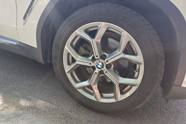 Used BMW X3 2019 xDrive28i Luxury Package Right Front Wheel Hub