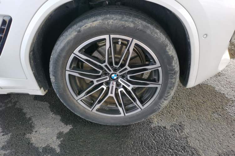 Used BMW X3 2019 xDrive25i M Sport Package Right Front Wheel Hub