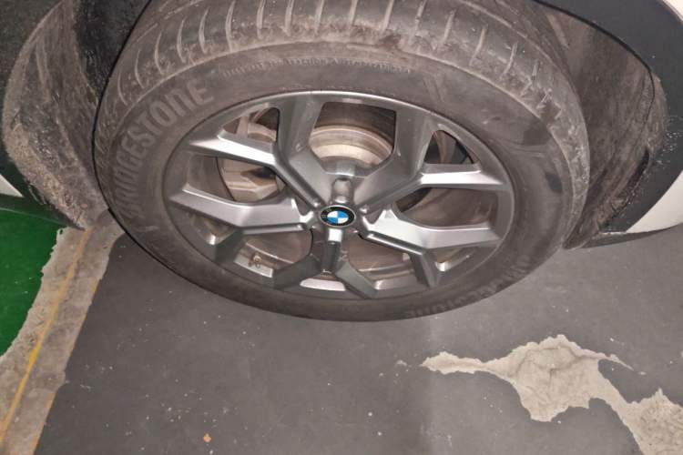 Used BMW X3 2019 xDrive28i Luxury Package Right Front Wheel Hub