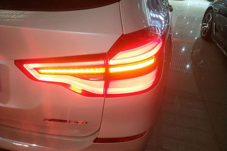 Used BMW X3 2019 xDrive25i Luxury Package Right Rear Taillight