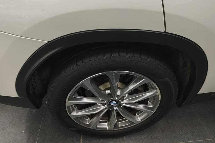 Used BMW X3 2019 xDrive25i Luxury Package Right Rear Wheel Hub
