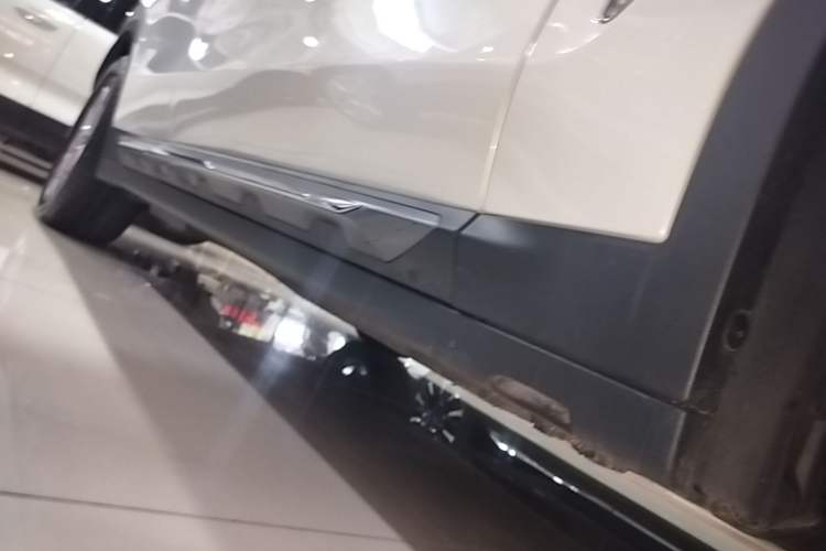 Used BMW X3 2019 xDrive28i Luxury Package Right Side Sill